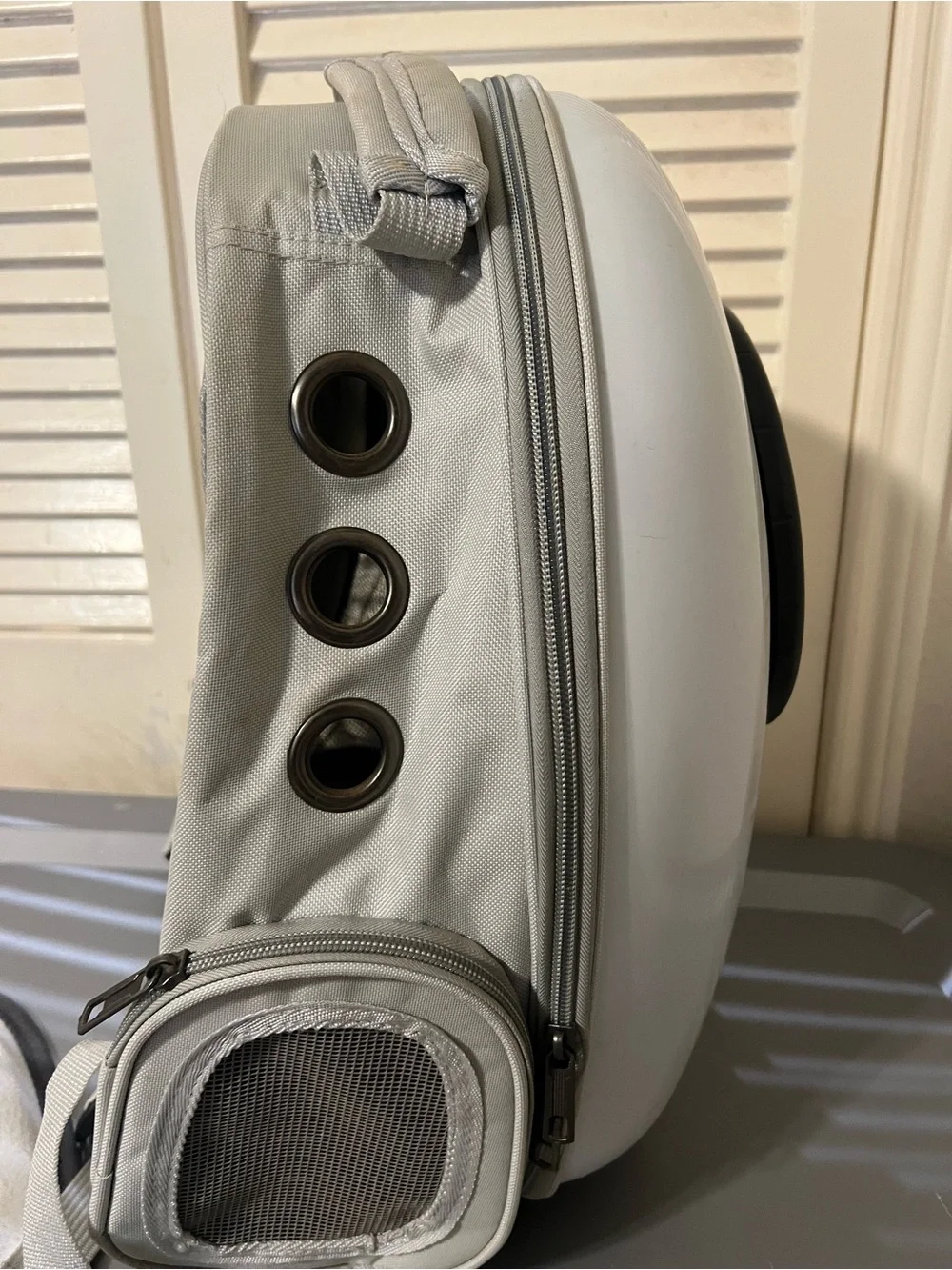 Expandable Bubble Pet Carrier Backpack in Light Gray & White
